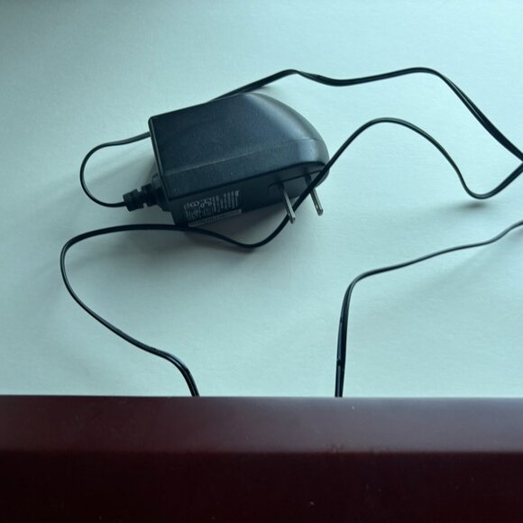 Preowned 18'' x 7'' Dual Digital Picture Frame - Picture 4 of 14